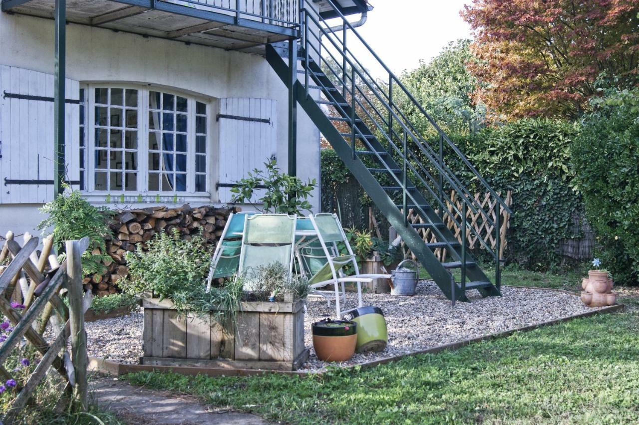Le Grenier De Louisette Bed & Breakfast Libourne Ngoại thất bức ảnh